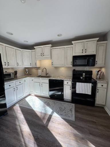 Main picture of 713 Tantara Sq