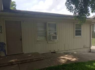 Main picture of 806 W 25th St