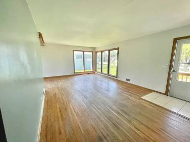 Main picture of 2713 S 74th St