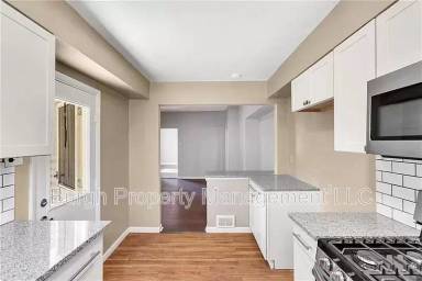 Main picture of 136 22nd St