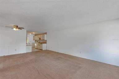 Main picture of 820 W Rosewood Ln