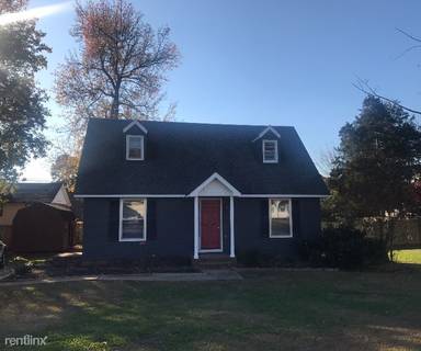 Main picture of 204 Evergreen St