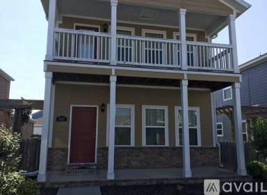 Main picture of 626 N Longfellow Ln