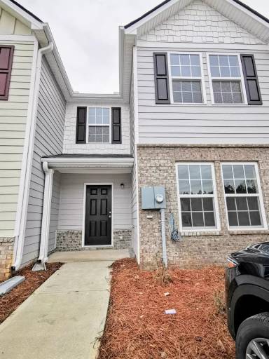 Main picture of 2550 Piering Dr