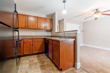 Main picture of 334 Academy Ave