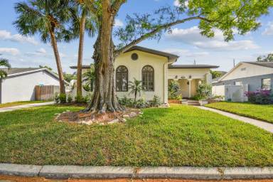 Main picture of 3120 S Julia Cir