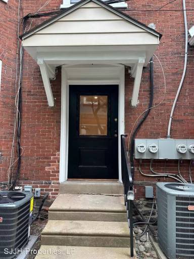Main picture of 811 Greenwood Ave