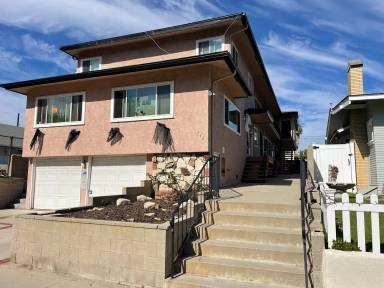 Main picture of 772 W 10th St