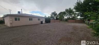 Main picture of 4920 Cerritos Ave SW