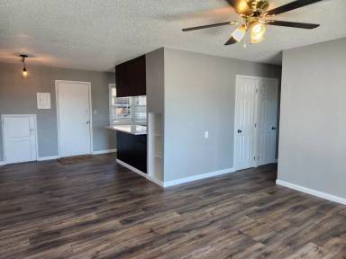 Main picture of 2732 Maple St