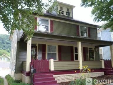 Main picture of 837 Vickroy Ave