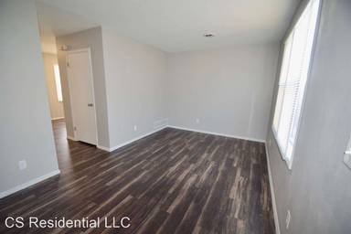 Main picture of 313 E Locust St