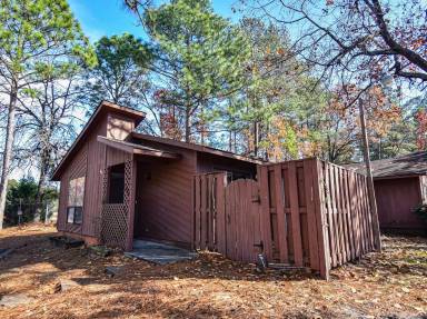 Main picture of 699 Tamarack Dr