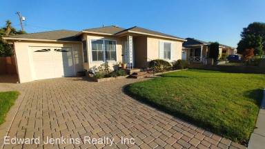 Main picture of 14502 Daphne Ave