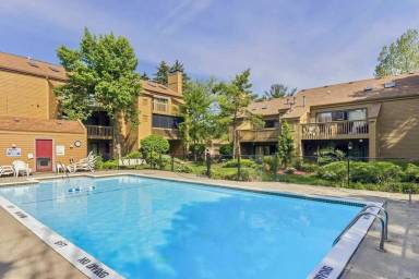 Main picture of 300 Farington Blvd