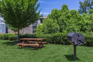 Main picture of 600 Vista Lake Dr