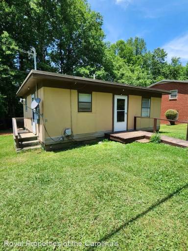 Main picture of 320 S Miller Ave