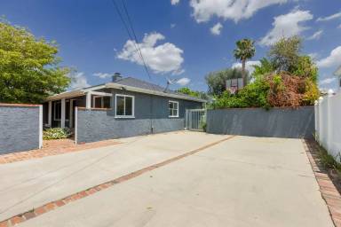 Main picture of 6268 Lindley Ave