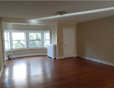 Main picture of 151 W River