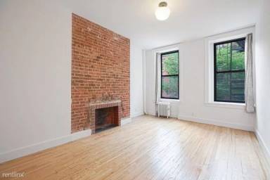 Main picture of 148 W 10th St