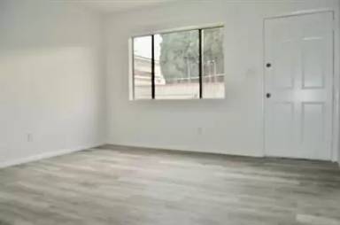 Main picture of 8912 Otis St