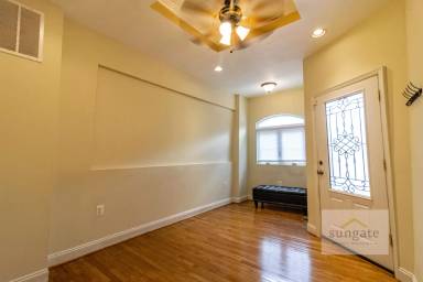 Main picture of 417 S Washington St