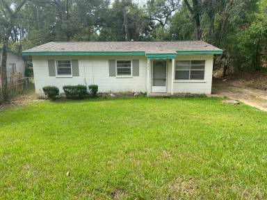 Main picture of 1221 Hutchinson St