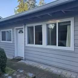 Main picture of 179 129th St E