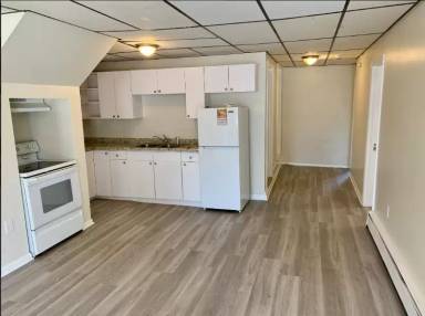 Main picture of 41 Center St