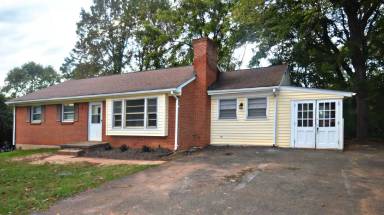Main picture of 197 Hilltop Dr
