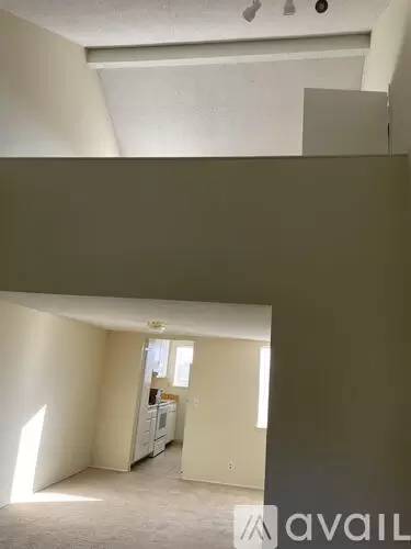 Main picture of 611 N Bristol St