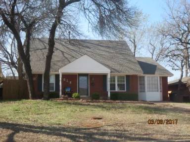 Main picture of 636 Belle Air Ave