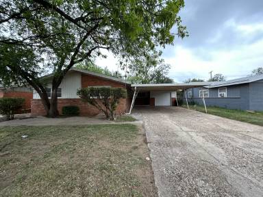 Main picture of 2505 52nd St