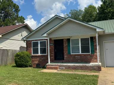 Main picture of 1304 Lakewood Dr