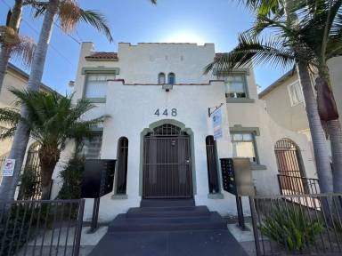 Main picture of 448 Orange Ave