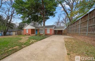 Main picture of 2417 S Kennedy Ave