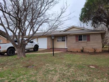 Main picture of 918 Van Horn St