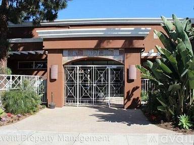 Main picture of Yacht Club Condos