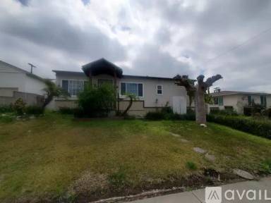 Main picture of 328 E Riggin St