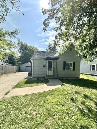 Main picture of 1622 S Market St