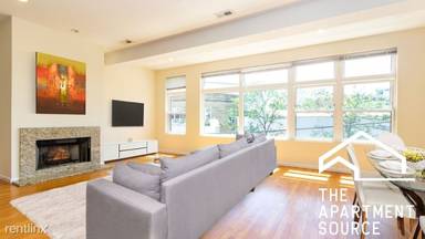 Main picture of 1627 N Clybourn Ave