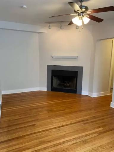 Main picture of 3851 N Southport Ave