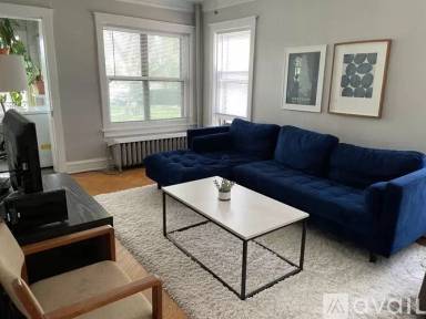 Main picture of 132 N Elmwood Ave