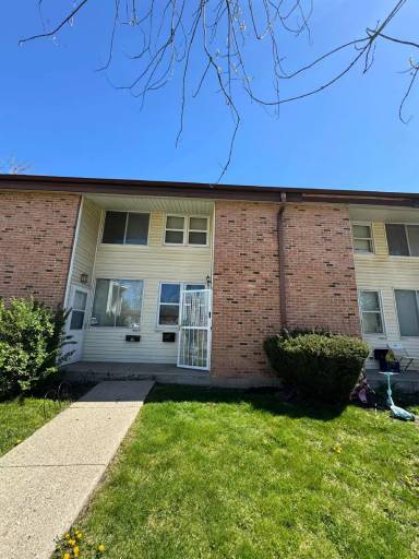 Main picture of 8950 N 95th St