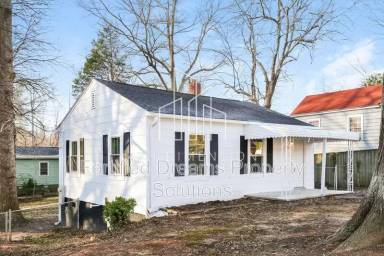 Main picture of 833 Summit Ave