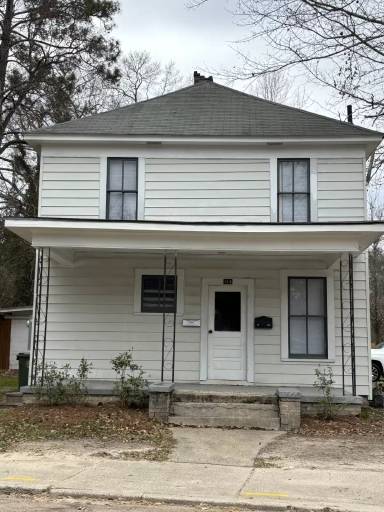 Main picture of 114 E 3rd St