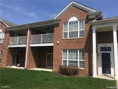Main picture of 16869 Carriage Way