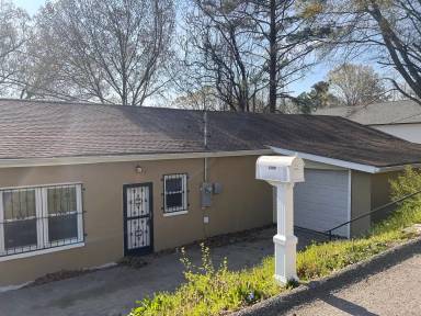 Main picture of 1108 Line St