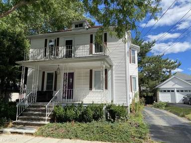 Main picture of 145 Webster St