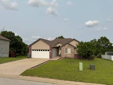 Main picture of 141 Kale Ct